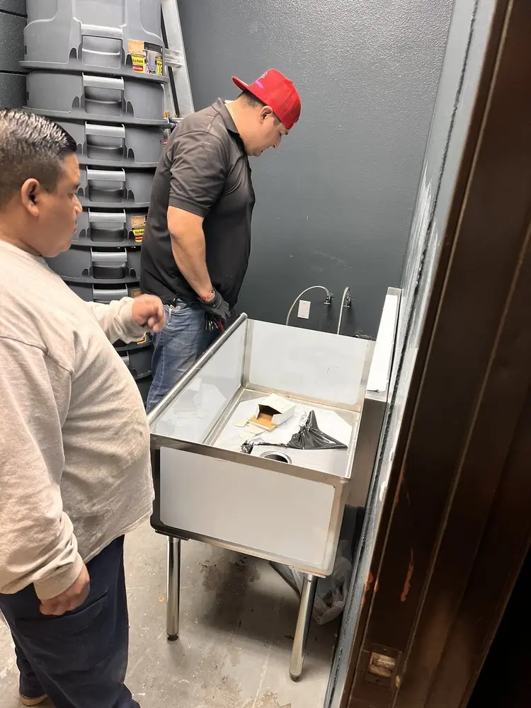 Commercial plumbing and sink installation in Berlin